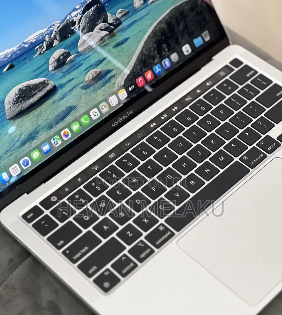 New Laptop Apple MacBook Pro 2022 M2 8GB Apple M2 SSD 512GB