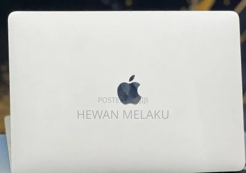 New Laptop Apple MacBook Pro 2022 M2 8GB Apple M2 SSD 512GB