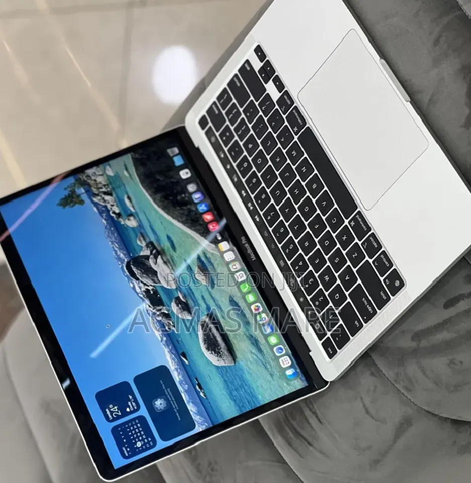 New Laptop Apple MacBook Pro 2022 M2 8GB Apple M2 SSD 512GB