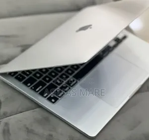 New Laptop Apple MacBook Pro 2022 M2 8GB Apple M2 SSD 512GB