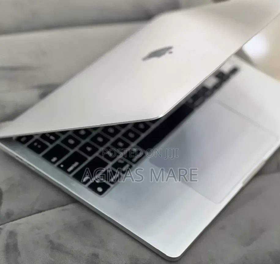 New Laptop Apple MacBook Pro 2022 M2 8GB Apple M2 SSD 512GB