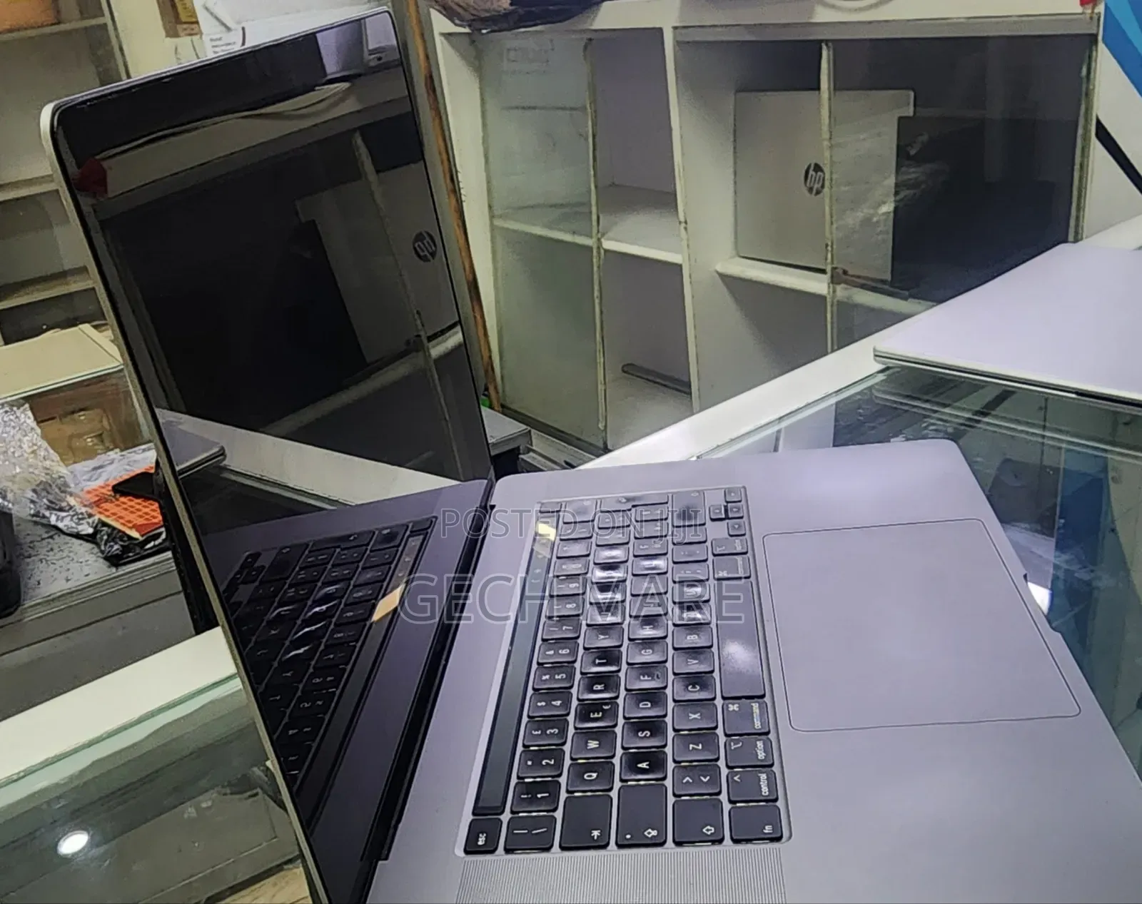 New Laptop Apple MacBook Pro 2019 16GB Intel Core i7 SSD 512GB