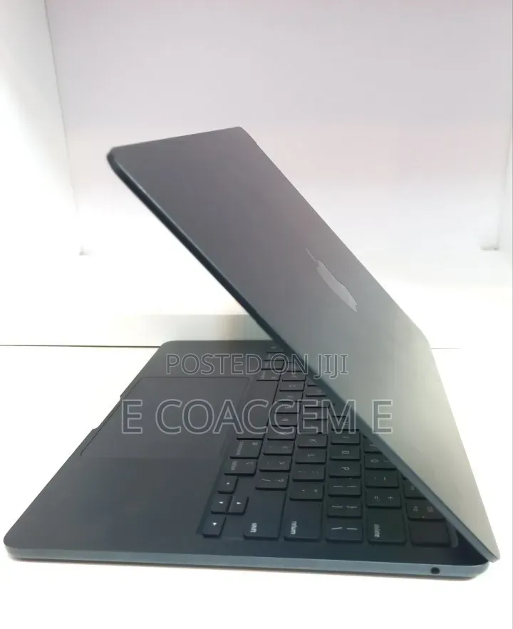 New Laptop Apple MacBook 8GB SSD 256GB