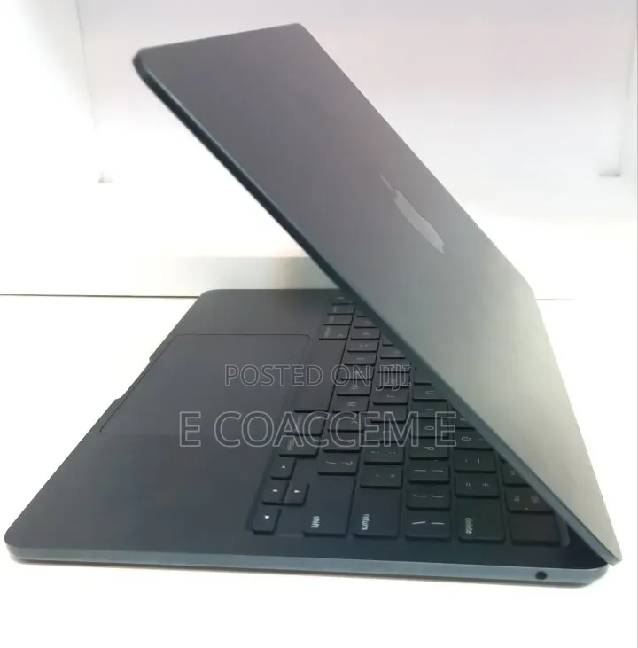 New Laptop Apple MacBook 8GB SSD 256GB