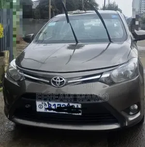 Toyota Yaris 2015 Gray