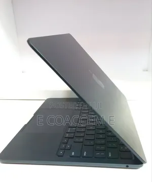 New Laptop Apple MacBook 8GB SSD 256GB