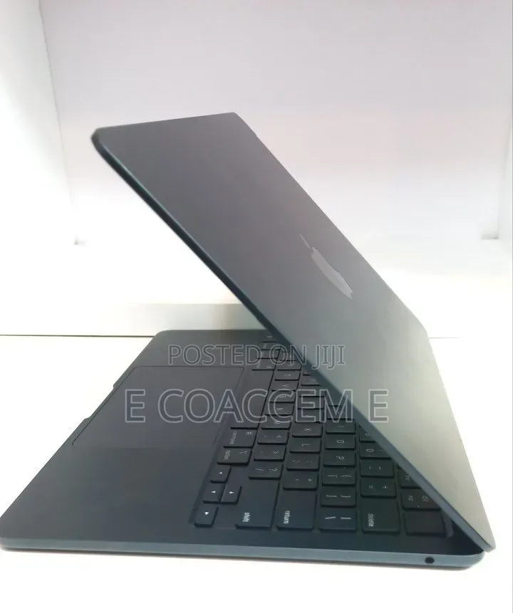 New Laptop Apple MacBook 8GB SSD 256GB