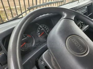 Isuzu AVR 2011