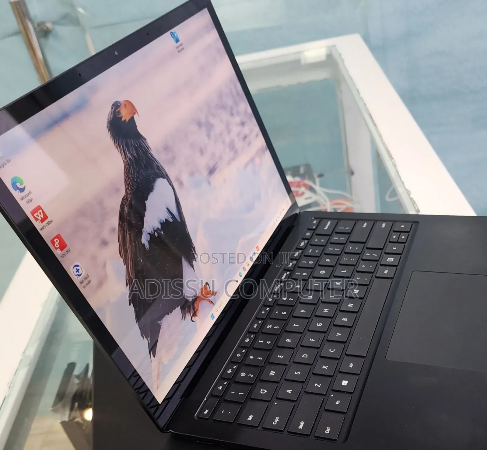New Laptop Maingear 8GB Intel Core i5 SSD 256GB