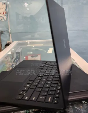New Laptop Maingear 8GB Intel Core i5 SSD 256GB