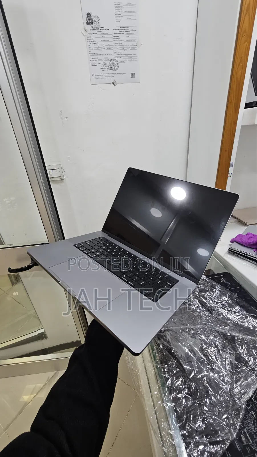 New Laptop Apple MacBook Pro 2021 M1 Max 32GB Apple M1 Max SSD 512GB