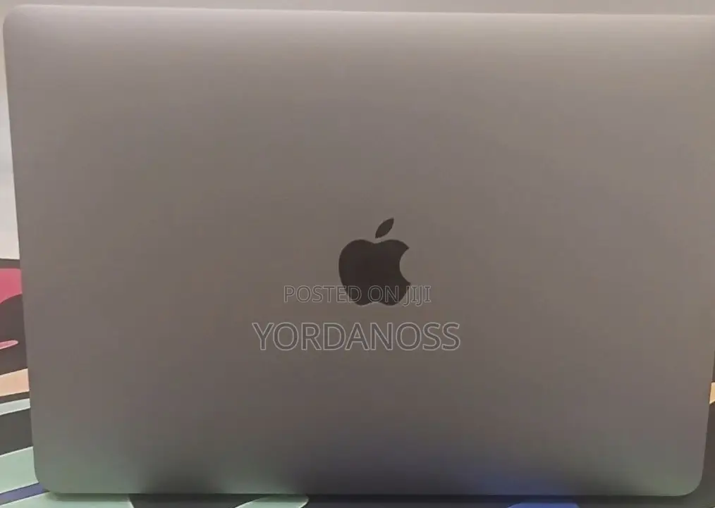 New Laptop Apple MacBook Pro 2020 M1 8GB Apple M1 SSD 256GB
