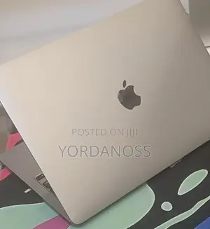 New Laptop Apple MacBook Pro 2020 M1 8GB Apple M1 SSD 256GB