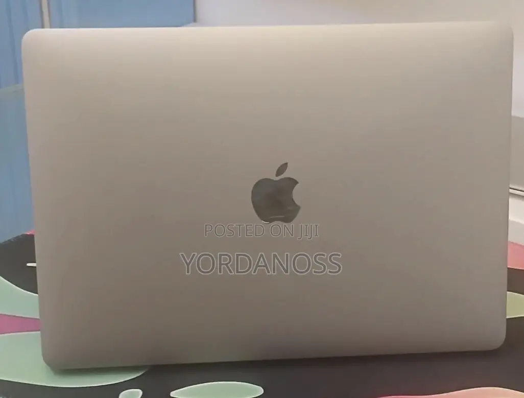 New Laptop Apple MacBook Pro 2020 M1 8GB Apple M1 SSD 256GB