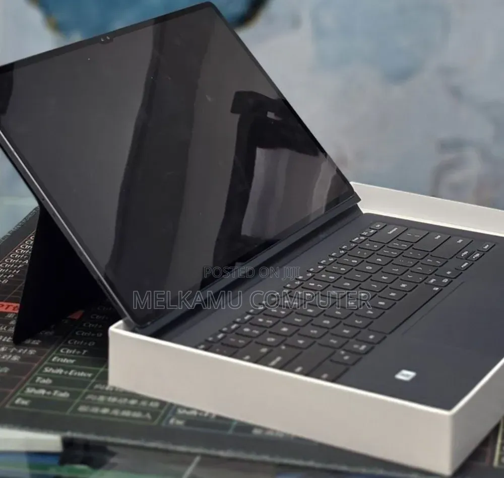 New Laptop Samsung Galaxy Book4 12GB Intel Core Ultra 5 SSD 256GB