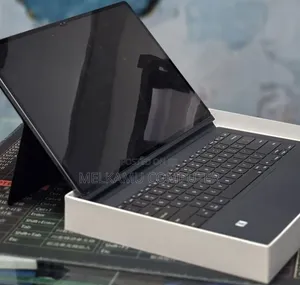 New Laptop Samsung Galaxy Book4 12GB Intel Core Ultra 5 SSD 256GB
