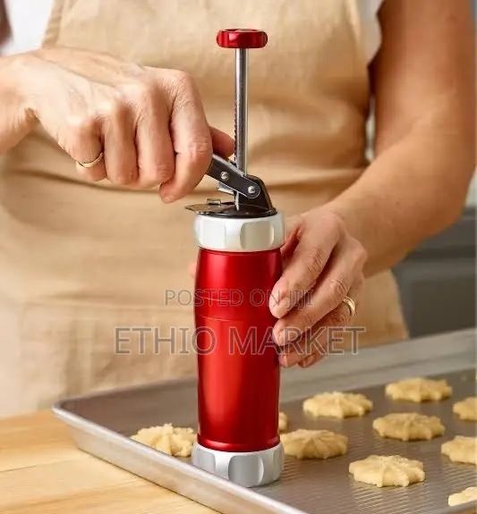 Italian Cookie and Biscuit Maker