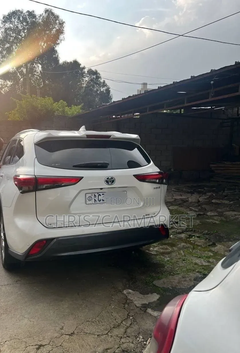 Toyota Highlander 2024 White