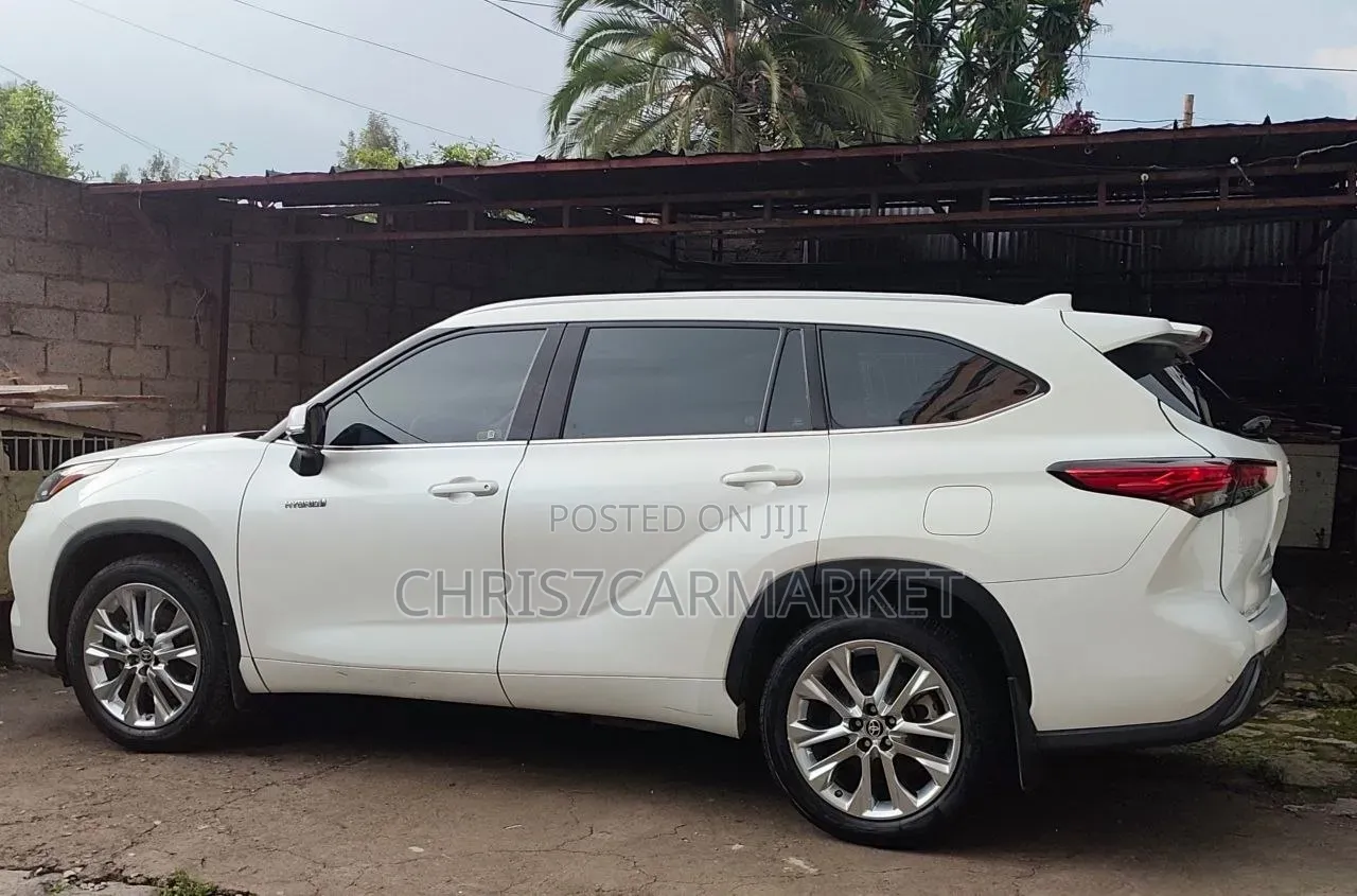 Toyota Highlander 2024 White