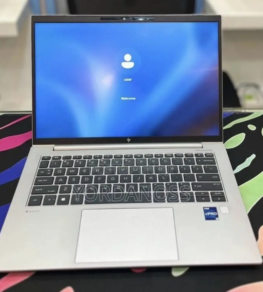 New Laptop HP ZBook Firefly 16 G10 16GB Intel Core i7 SSD 512GB