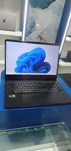 New Laptop MSI GP75 Leopard 16GB Intel Core i7 SSD 512GB