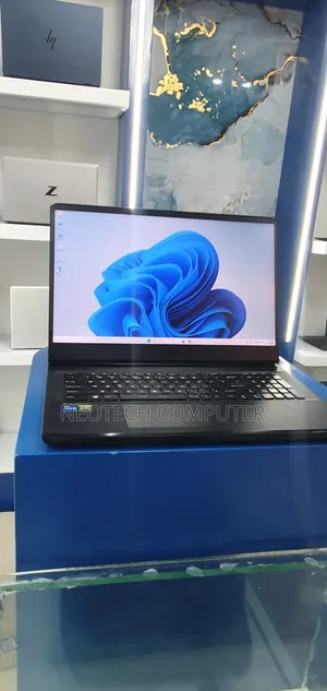 New Laptop MSI GP75 Leopard 16GB Intel Core i7 SSD 512GB