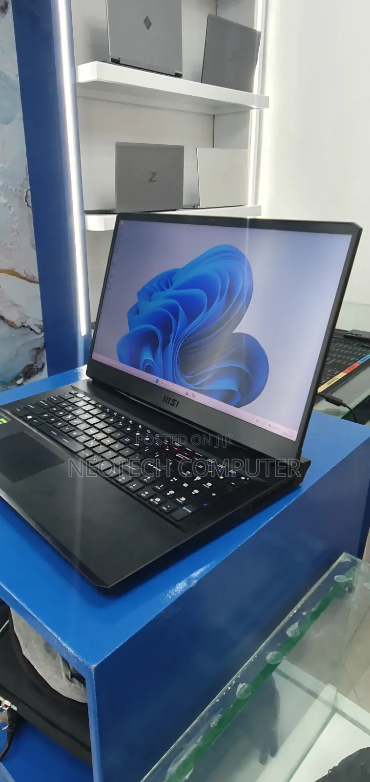 New Laptop MSI GP75 Leopard 16GB Intel Core i7 SSD 512GB