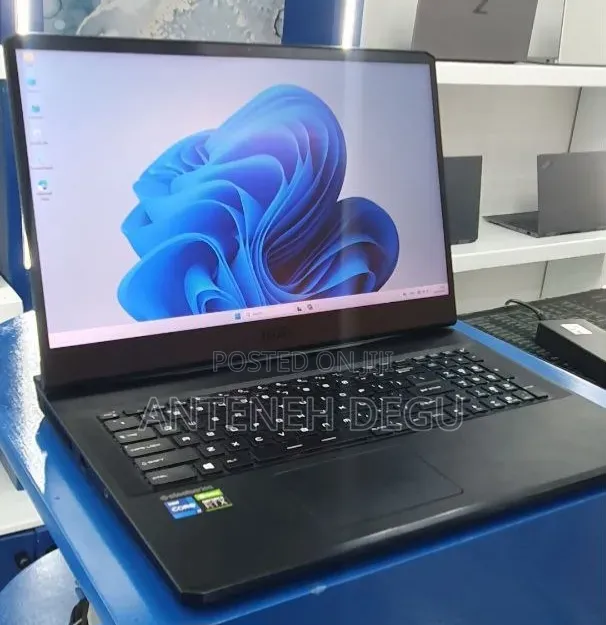 New Laptop MSI GP75 Leopard 16GB Intel Core i7 SSD 1T