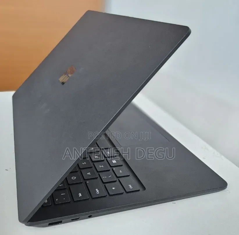 New Laptop Microsoft Surface Laptop 4 16GB Intel Core i7 SSD 512GB
