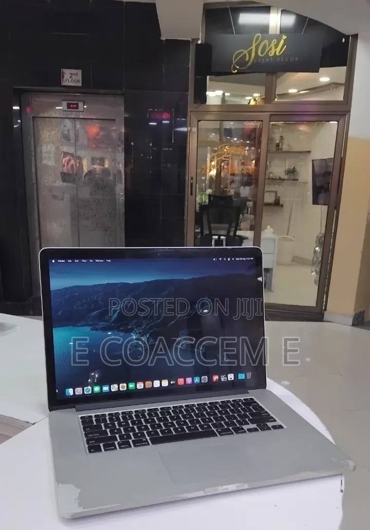 New Laptop Apple MacBook 16GB Intel Core i7 SSD 512GB