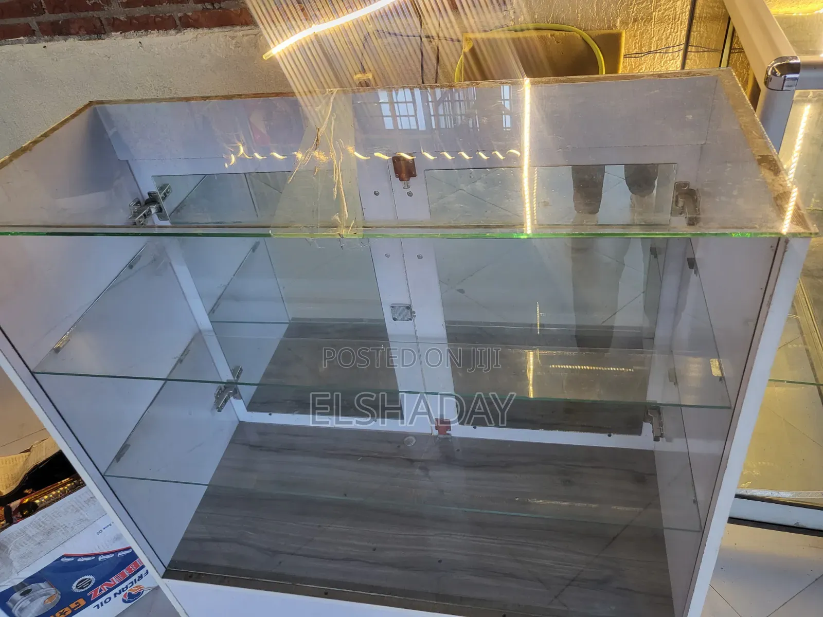Cosmetic Display