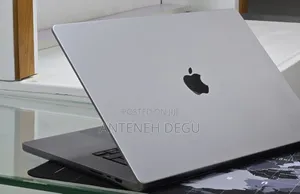New Laptop Apple MacBook 32GB Apple M1 Max SSD 1T