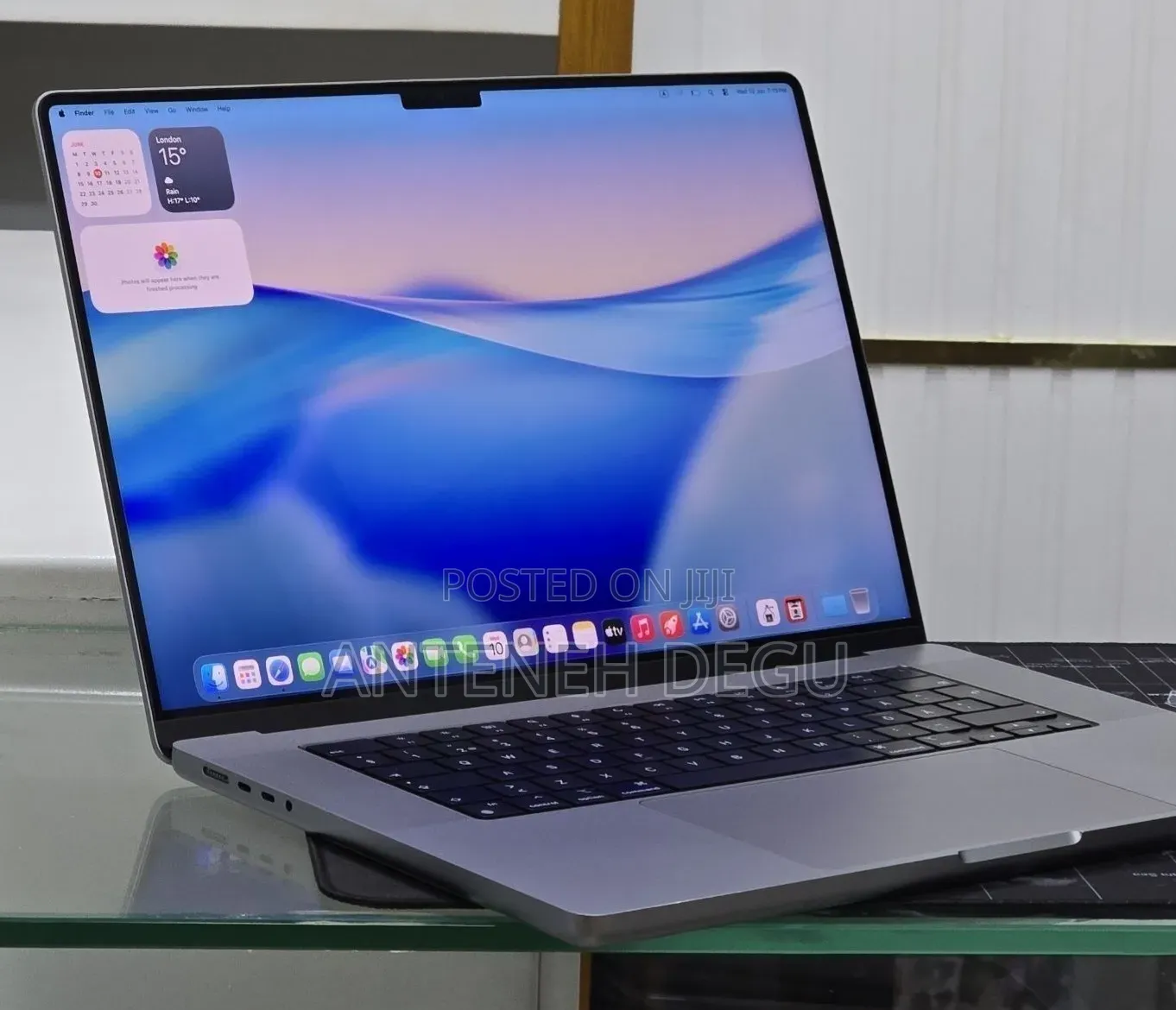 New Laptop Apple MacBook 32GB Apple M1 Max SSD 1T