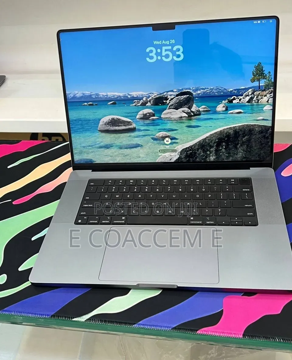 New Laptop Apple MacBook 32GB SSD 512GB