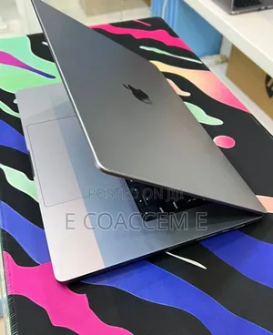 New Laptop Apple MacBook 32GB SSD 512GB