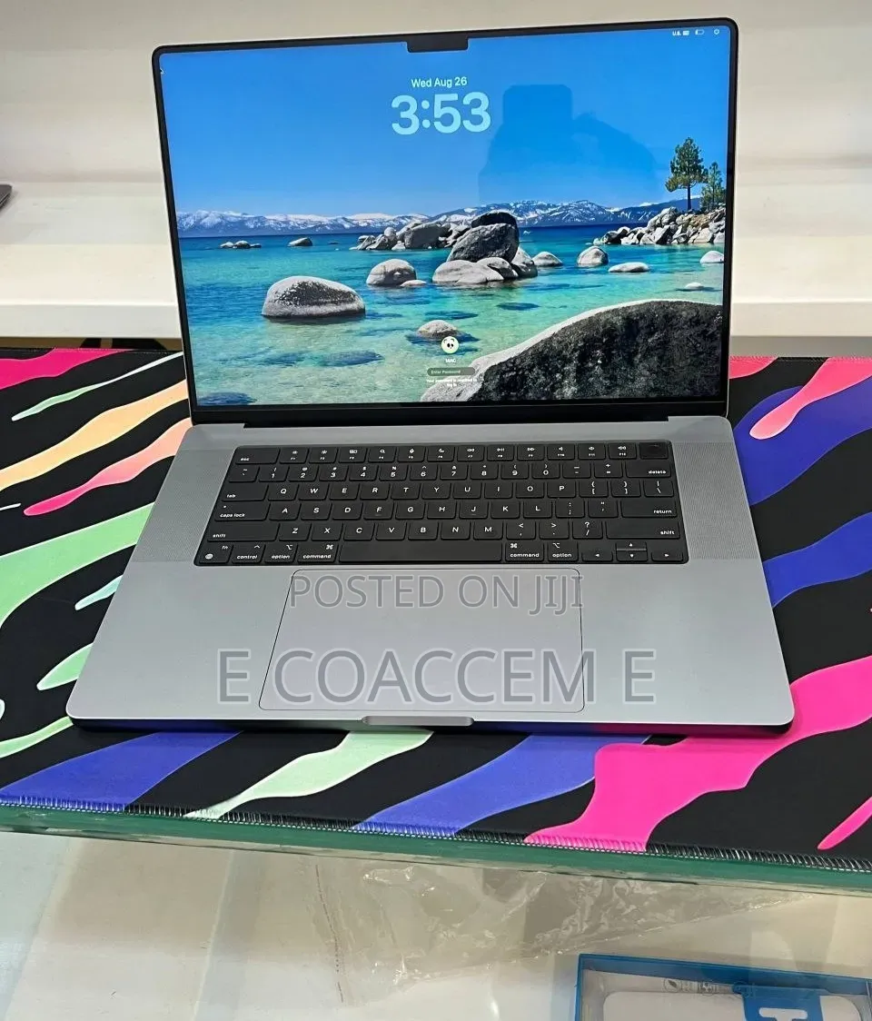 New Laptop Apple MacBook 32GB SSD 512GB