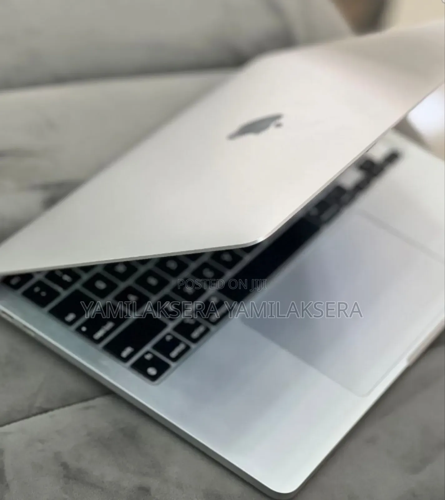 New Laptop Apple MacBook Pro 2022 M2 16GB Apple M2 SSD 512GB