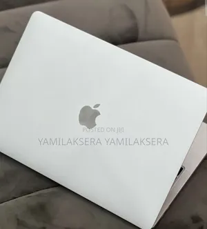 New Laptop Apple MacBook Pro 2022 M2 16GB Apple M2 SSD 512GB