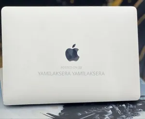 New Laptop Apple MacBook Pro 2022 M2 16GB Apple M2 SSD 512GB