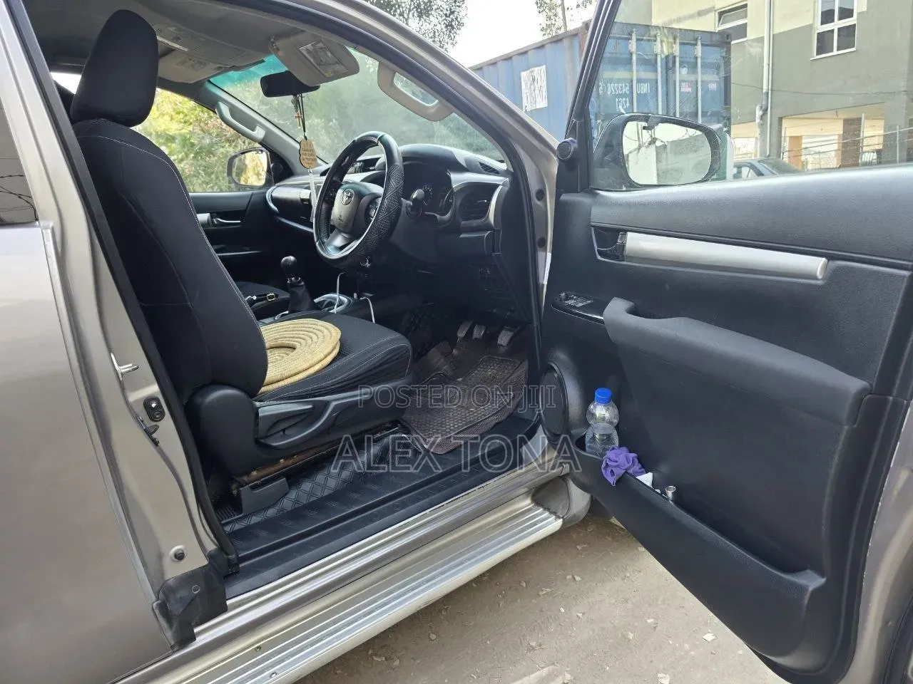Toyota Hilux 2016 Gray