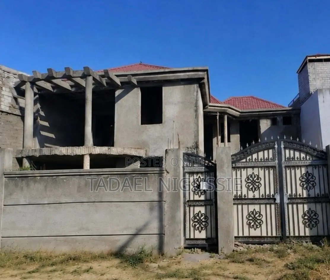 5bdrm House in Sunshine Area –, East Shewa for sale