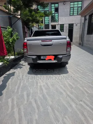 Toyota Hilux 2020 Gold