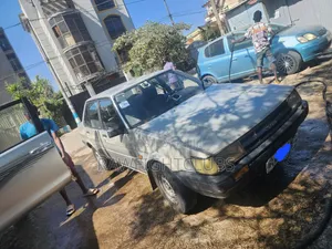 Toyota Corolla 1985 Gray