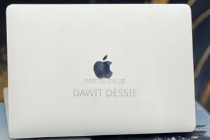 New Laptop Apple MacBook Pro 2022 M2 8GB Apple M2 SSD 512GB