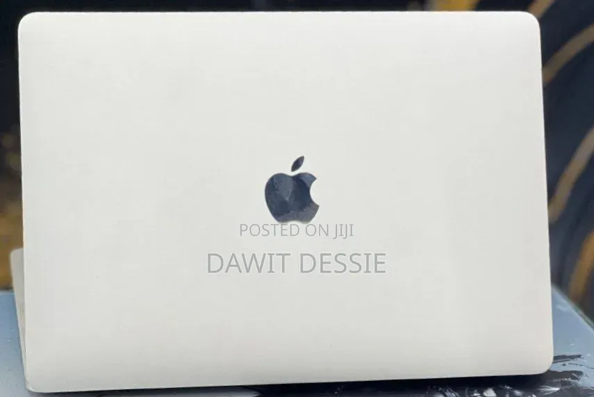 New Laptop Apple MacBook Pro 2022 M2 8GB Apple M2 SSD 512GB