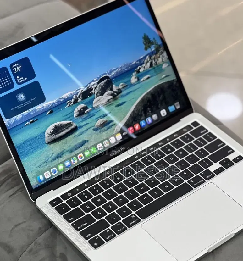 New Laptop Apple MacBook Pro 2022 M2 8GB Apple M2 SSD 512GB