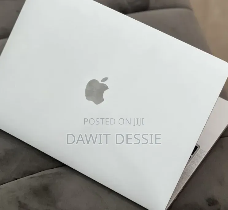 New Laptop Apple MacBook Pro 2022 M2 8GB Apple M2 SSD 512GB