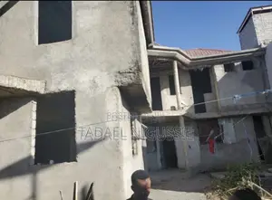 5bdrm House in Sunshine Area –, East Shewa for sale