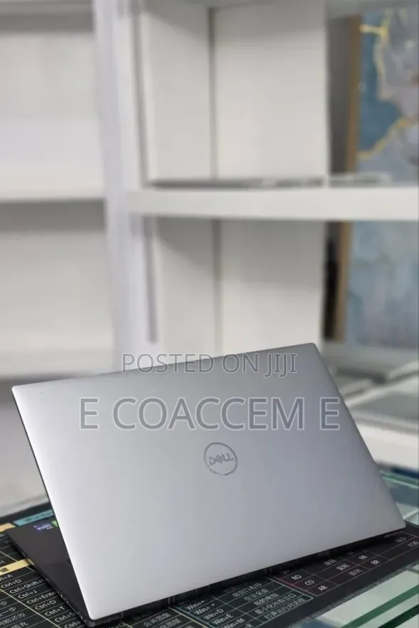 New Laptop Dell Precision 5560 16GB Intel Core i9 SSD 512GB