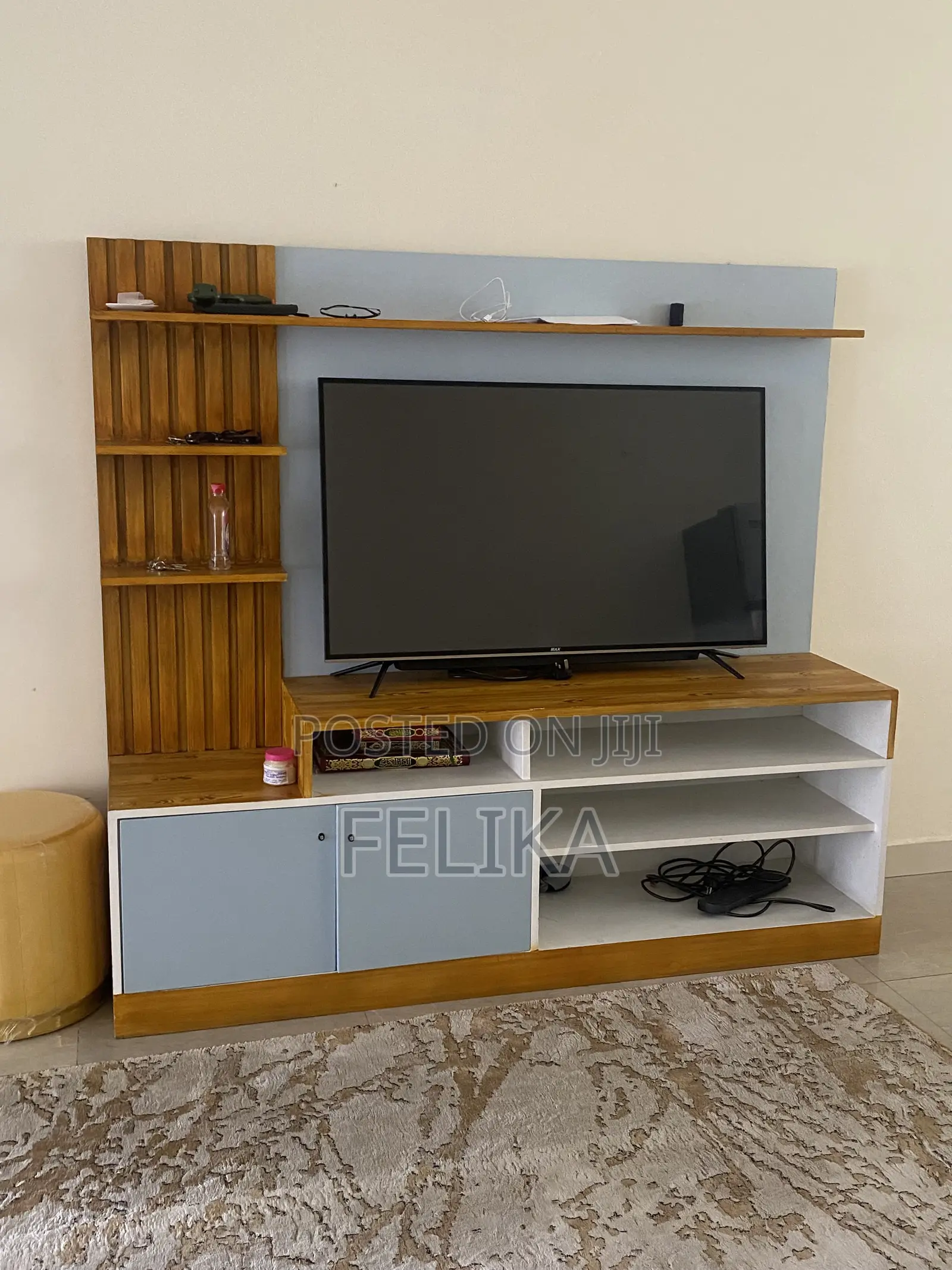 Wood Mode TV Stand